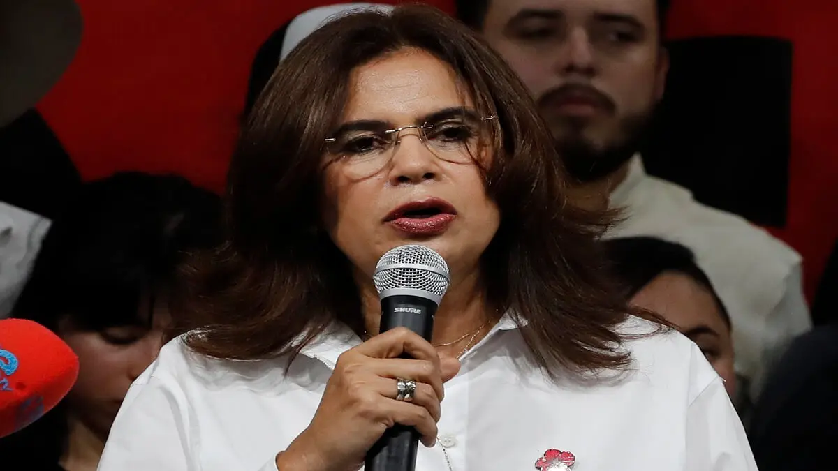 Rixi Moncada calificó de «fraude e imposición extranjera» proclamación de Nasry Asfura