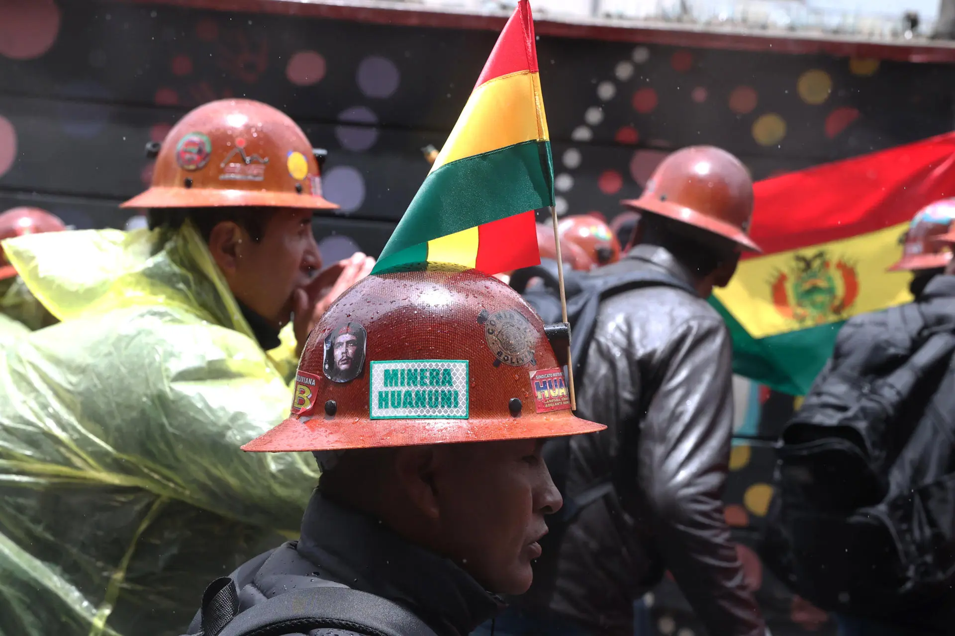Sindicatos de Bolivia protagonizan quinto día de movilizaciones contra el «Gasolinazo»