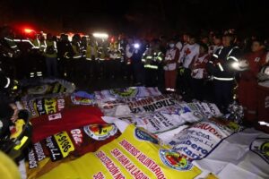 Luto en Guatemala: 15 muertos y 29 heridos tras caída de autobús en barranco de Totonicapán