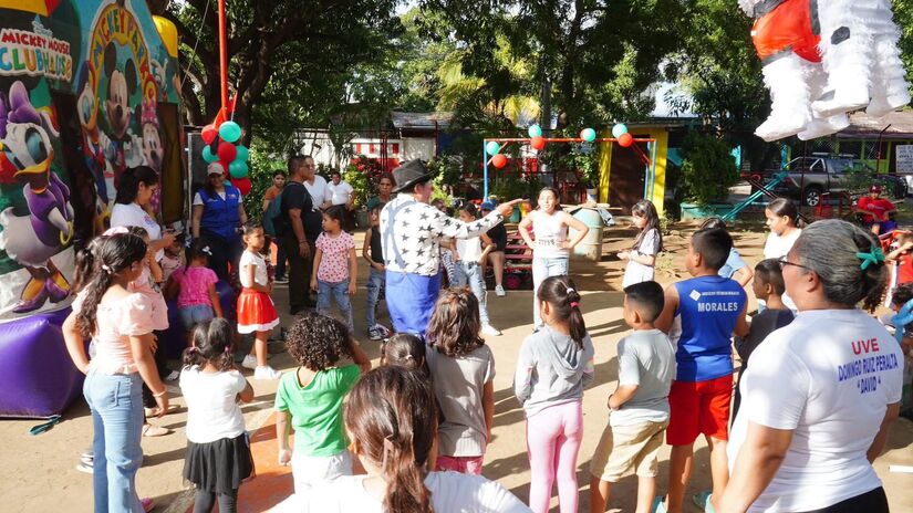 Mifamilia promueve el derecho a la recreación con festival para la niñez