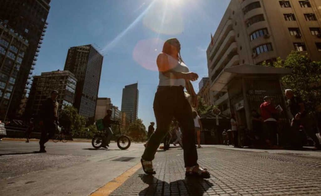 Declaran alerta roja en la capital de Chile por calor extremo
