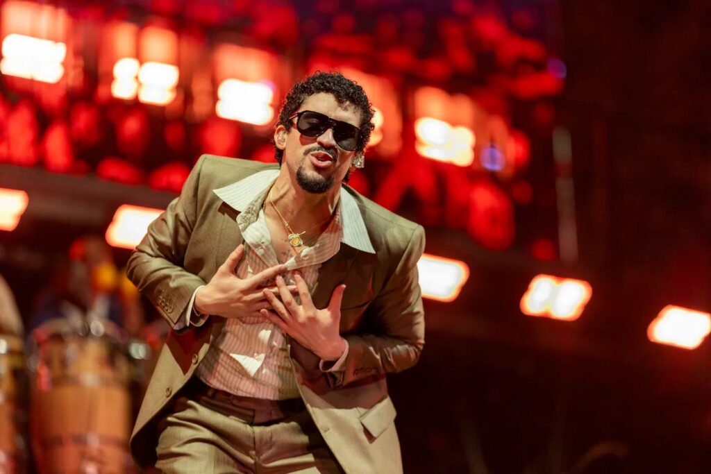 https://www.primerahora.com/entretenimiento/farandula/notas/bad-bunny-se-lleva-regano-en-mexico-tras-tocar-una-pieza-en-un-museo/