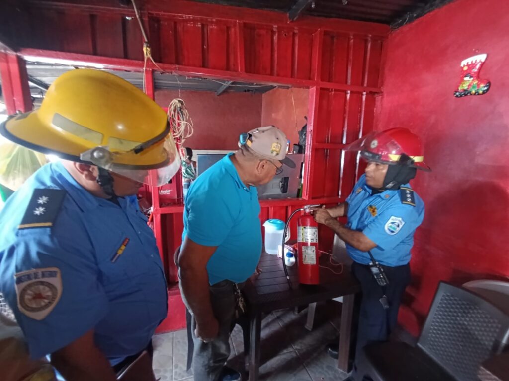 Bomberos y Commema garantizan seguridad en tramos y transporte de pólvora del Mercado Israel Lewites