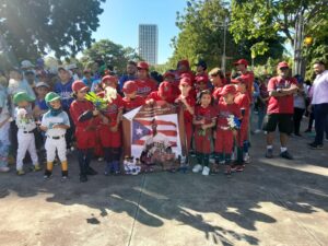 Managua rinde tributo a Roberto Clemente por los 53 años de su paso a la inmortalidad