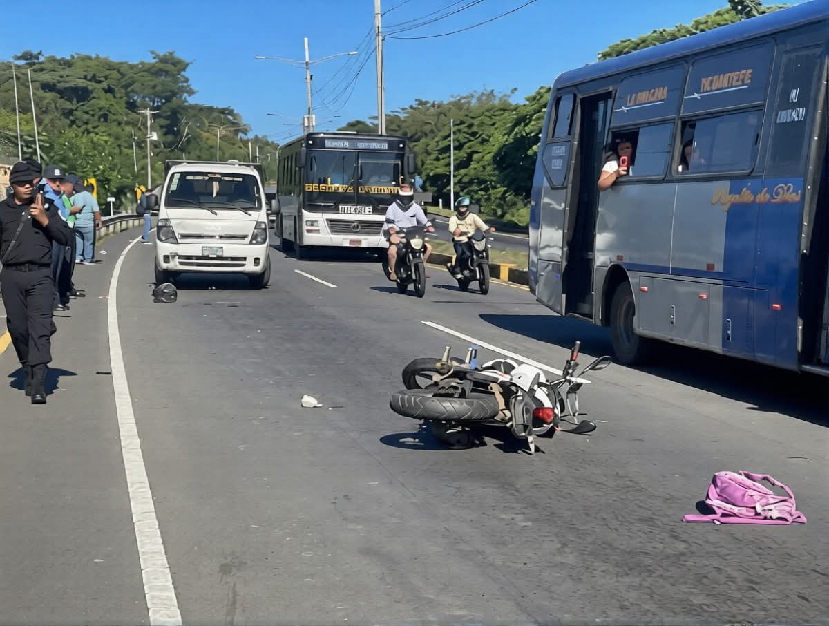 Accidente de tránsito en Nindirí deja una mujer fallecida y un hombre en estado crítico