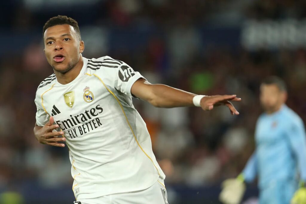 Estrella del Real Madrid, Kylian Mbappé, fuera por lesión de rodilla