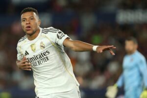 Estrella del Real Madrid, Kylian Mbappé, fuera por lesión de rodilla