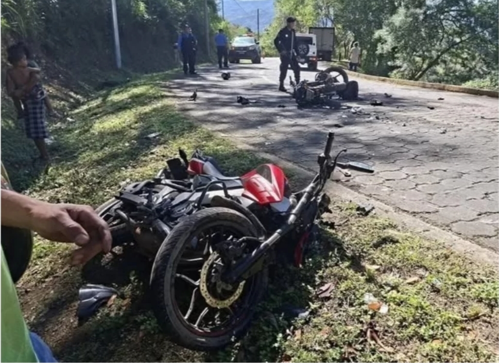 Fuerte colisión entre motos deja un fallecido y dos heridos en Madriz