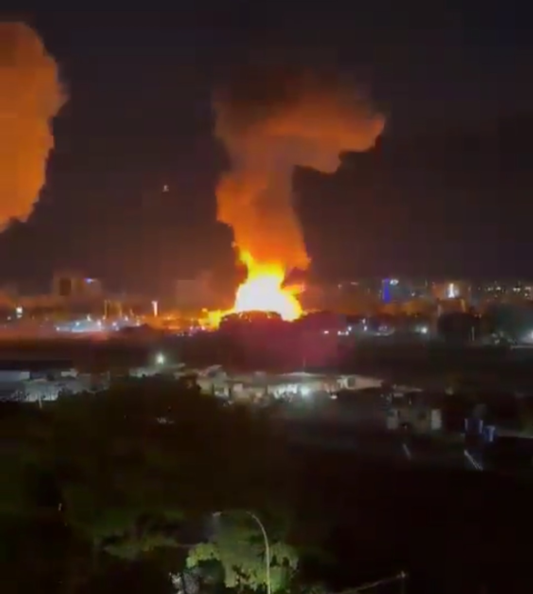 Fuertes explosiones en Caracas