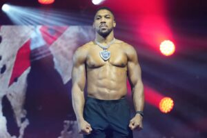 Anthony Joshua publica su primera actualización tras el accidente que mató a dos amigos