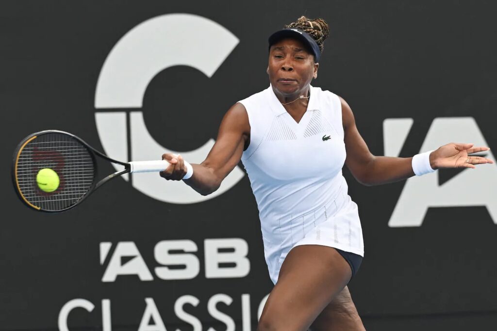 Venus Williams pierde en Auckland, pero demuestra competitividad a los 45 años