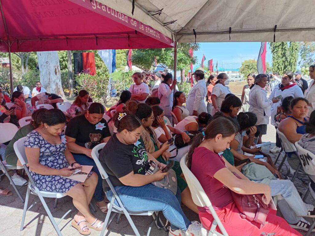 Hospital Bertha Calderón amplían atenciones especializadas en megaferia