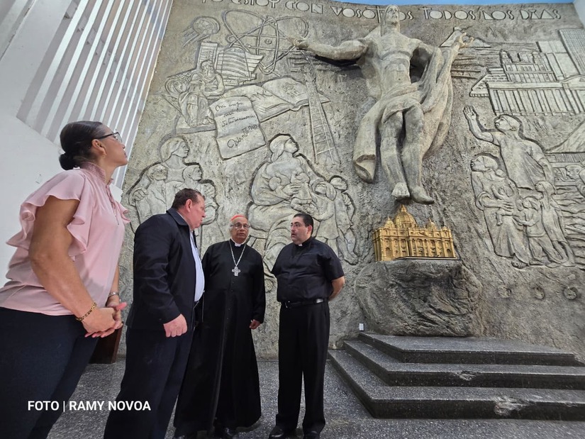 Cardenal Leopoldo Brenes recibe del Gobierno, obra de restauración del Cristo Resucitado