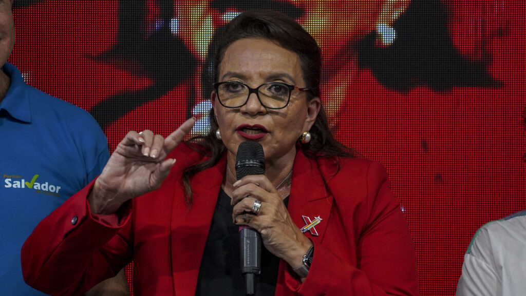 Presidenta de Honduras se dirige a Trump tras su intromisión en las presidenciales a favor de Asfura