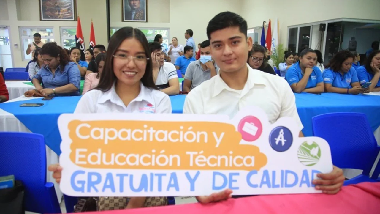 48 nuevos centros de educación técnica se han construido en 19 años del Pueblo Presidente