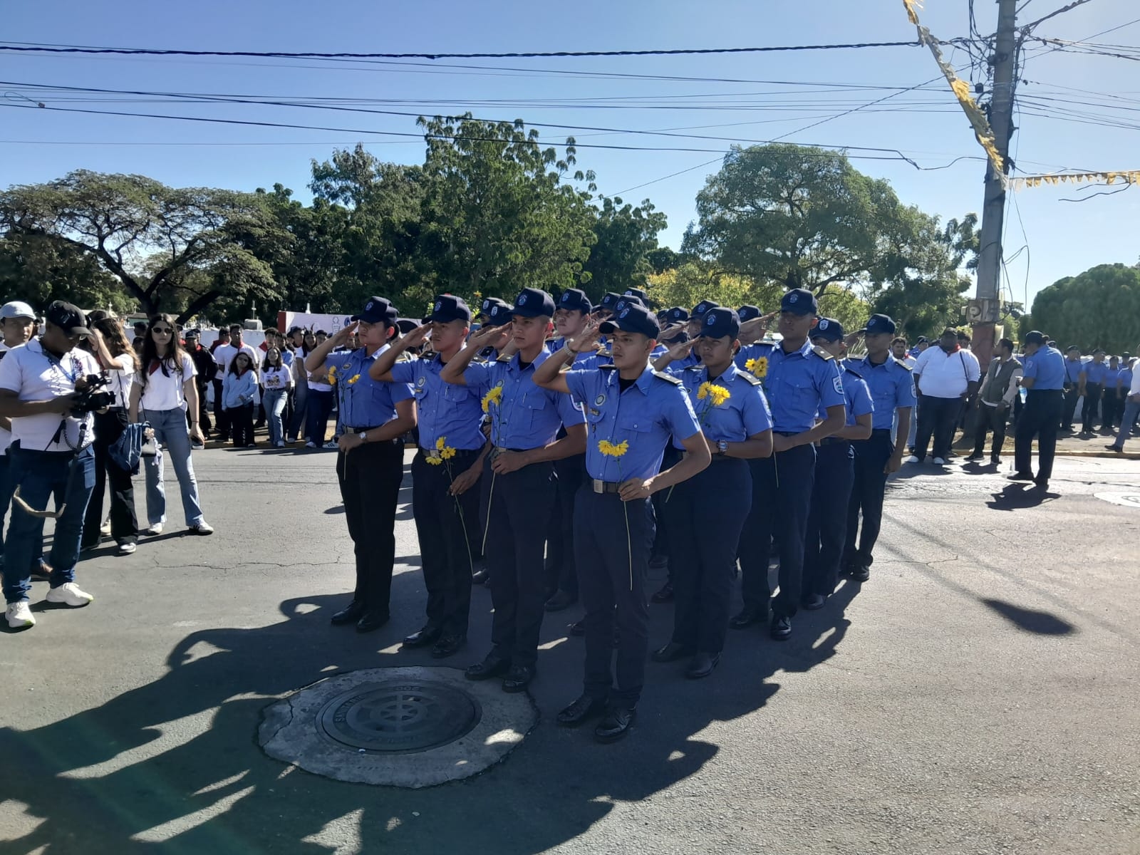 Nuevos cadetes de la Policía Nacional se incorporarán a la tarea de “proteger y defender la paz”