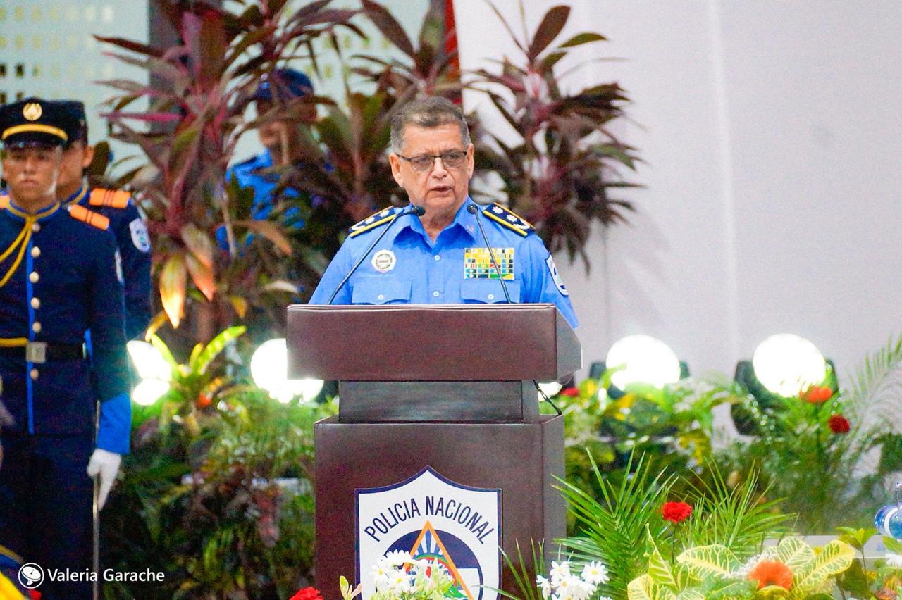 Nuevos policías graduados “comprometidos con las familias nicaragüenses con lealtad, disciplina y vocación sandinista”