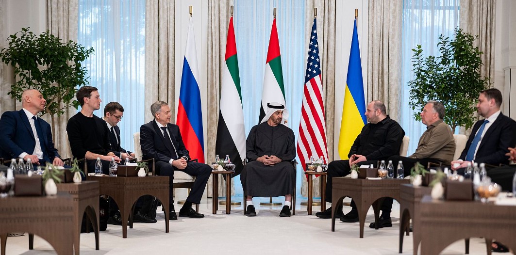 El Kremlin revela cuándo continuarán los contactos trilaterales sobre el conflicto ucraniano