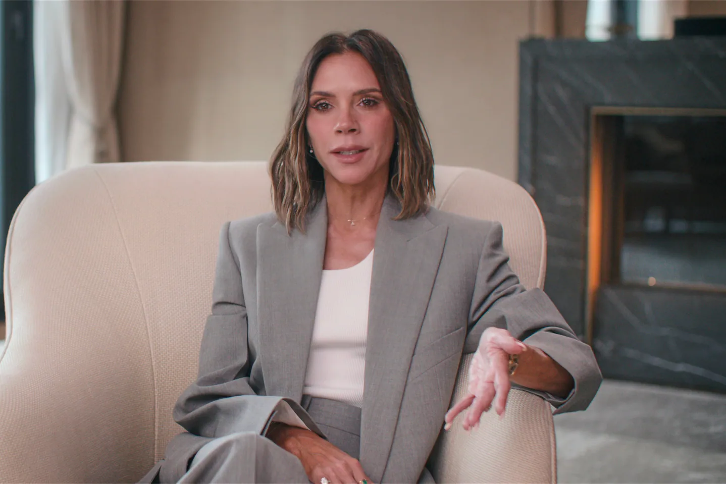 Victoria Beckham recibe condecoración de lujo en medio de escándalo con su hijo
