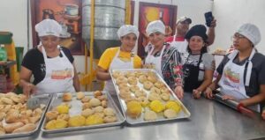 Emprendedores nicaragüenses fortalecen técnicas en panificación y mini bollería