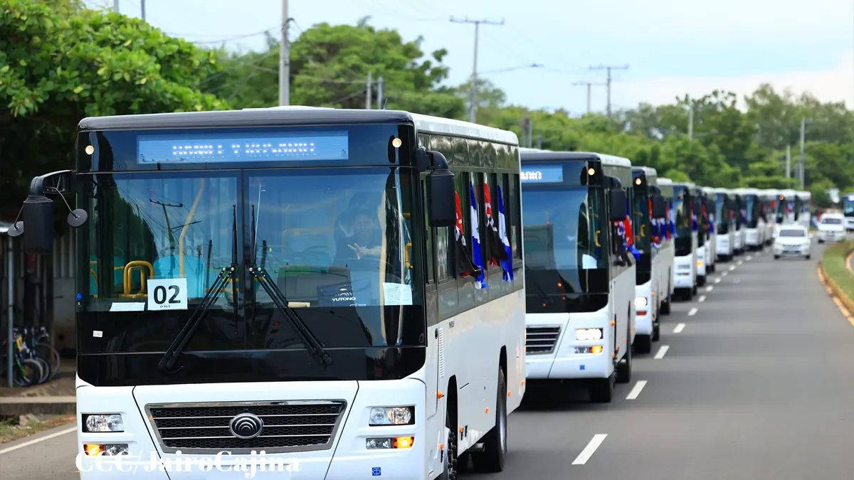 Fortalecerán el transporte municipal con 180 nuevos buses procedentes de China
