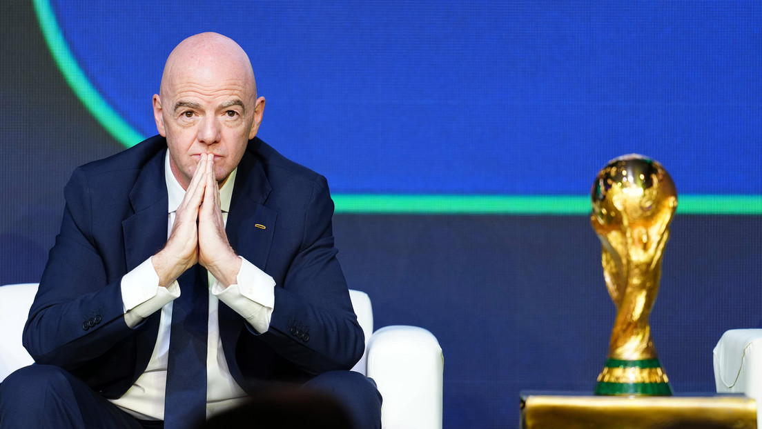 El canciller ucraniano insulta al presidente de la FIFA tachándolo de “degenerado moral”