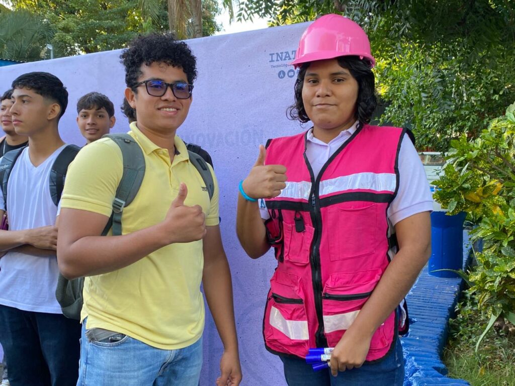 Mil 128 protagonistas inician clases en el Centro Tecnológico Hugo Chávez