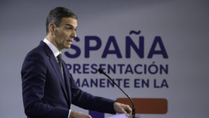 "Las redes sociales son un Estado fallido": Sánchez prohibirá las plataformas a menores de 16 años