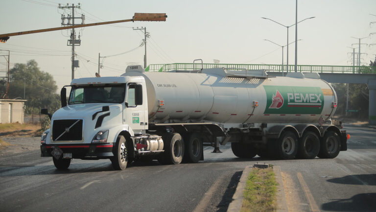 Petróleos Mexicanos da detalles del envío de crudo a Cuba