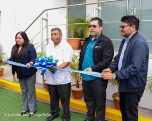 Universidad Ricardo Morales estrena moderna sala de conferencias
