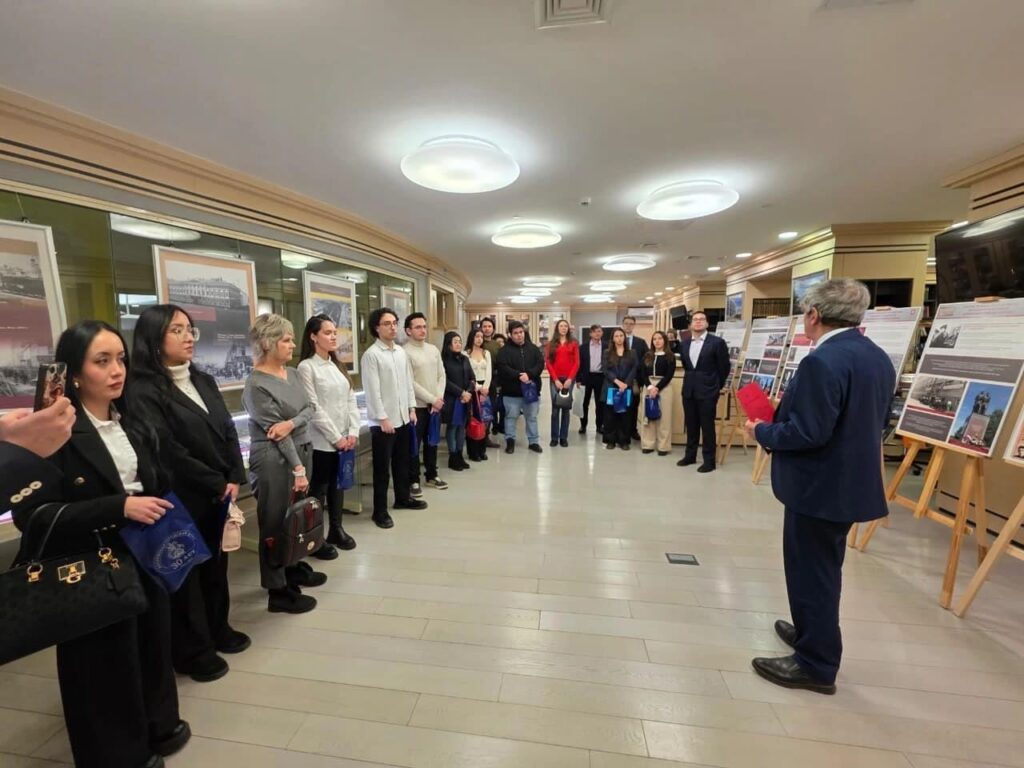Estudiantes nicaragüenses sostienen encuentro con diputados rusos