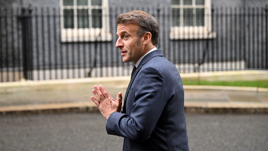 "Conociéndolo, probablemente le gustó": archivos Epstein revelan supuestas preferencias de Macron