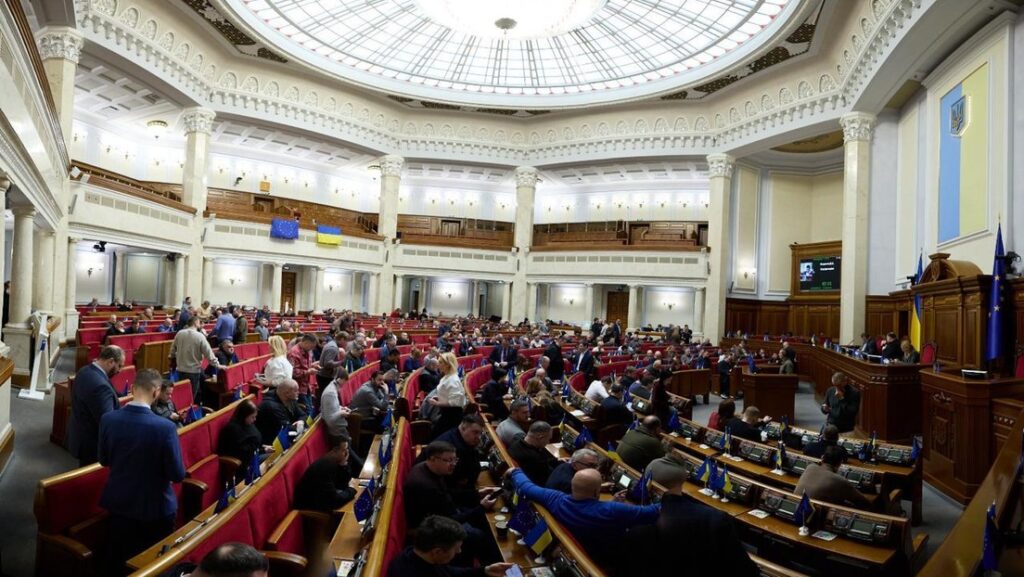 Ucrania busca reducir a 14 años la edad para contraer matrimonio