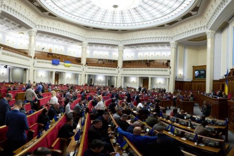 Ucrania busca reducir a 14 años la edad para contraer matrimonio