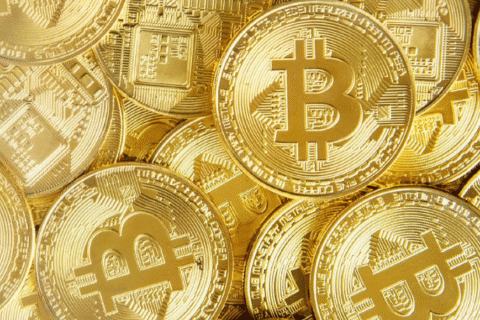 Bitcóin se derrumba por debajo de 67.000 dólares y firma su peor semana en más de un año