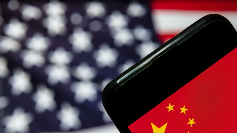 EEUU le "lleva mucha ventaja a todo el mundo" en la IA, afirma Trump