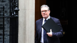 Nuevos archivos de Epstein podrían llevar a la caída del Gobierno de un aliado clave de EEUU