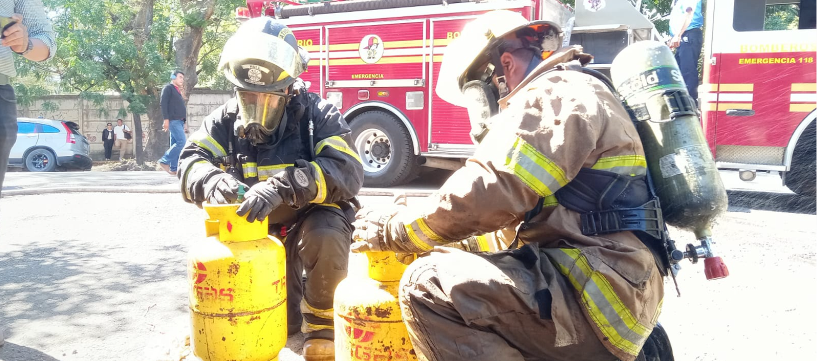 Bomberos realizan en Managua ejercicio de control de incendios en cilindros de gas