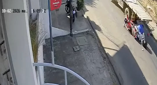 Motociclista fallece tras colisionar contra un camión en el Barrio San Judas