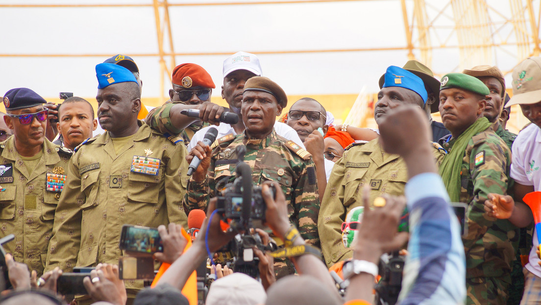 Jefe militar de un país africano: “Vamos a la guerra con Francia”