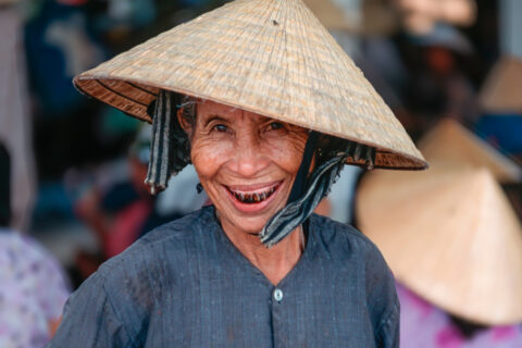 Dientes negros: ¿qué significa este extraño ritual de belleza originado en la Edad de Hierro?