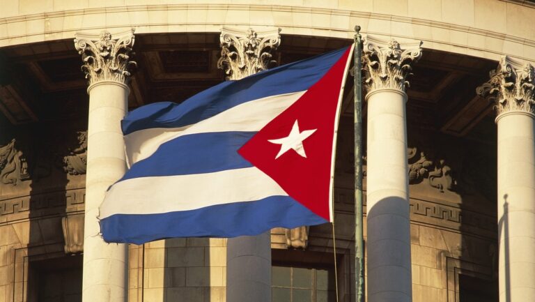 Putin: "Siempre hemos estado del lado de Cuba en su lucha por la independencia"