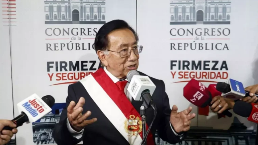 Presidente interino de Perú afirma que priorizará una transición democrática y elecciones transparentes