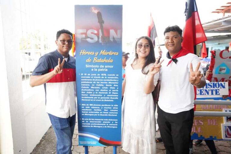 En honor a los Héroes y Mártires de Batahola renombran el Centro Tecnológico de Idiomas