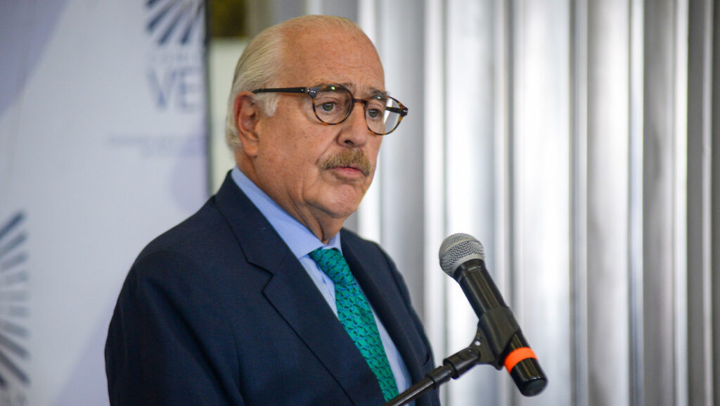 "No al pacto de silencio": ponen contra la pared a un expresidente por sus nexos con Epstein