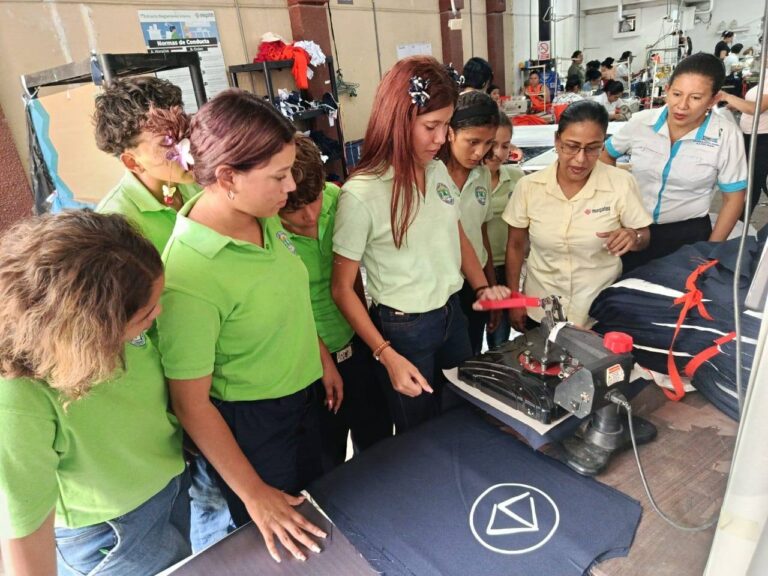 Jóvenes destacan el impacto del Centro Juventud de la Policía en sus 15 años de fundación