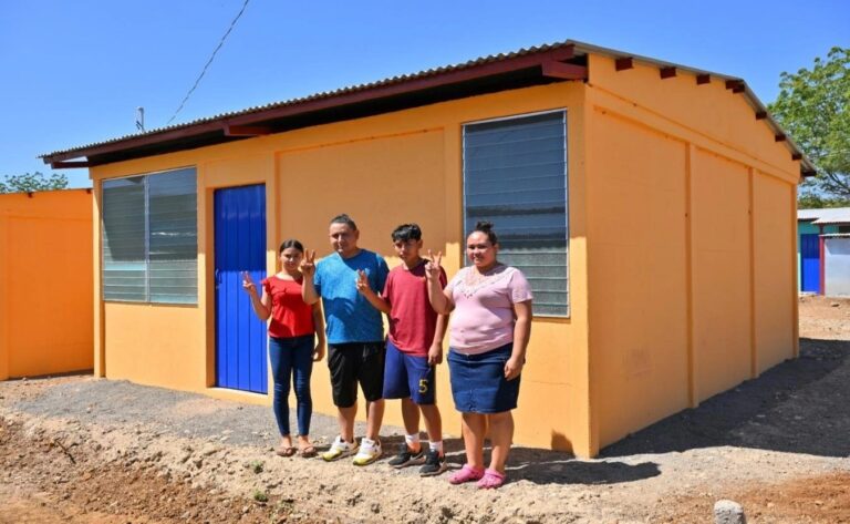Familias de San Rafael del Sur pasan de vivir en precariedad a hogares dignos