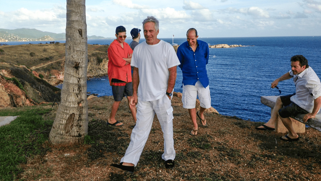 Reaparece misteriosamente la foto del secretario de Comercio de EE.UU. con Epstein: ¿qué hay detrás?