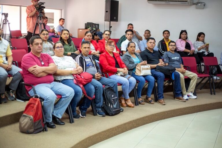Maestros de secundaria inician formación avanzada en astronomía