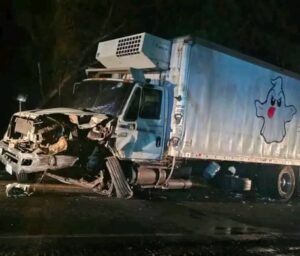 En Tipitapa conductor de camioneta muere prensado tras fuerte choque